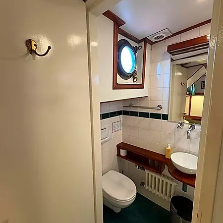 Hotelboot Zwaan
