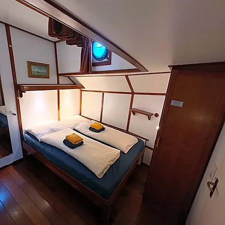 Hotelboot Zwaan *