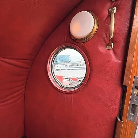 Hotelboot Zwaan *