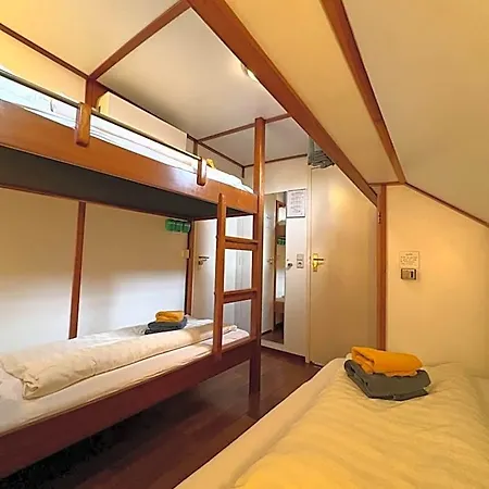 Hotelboot Zwaan * Amesterdão