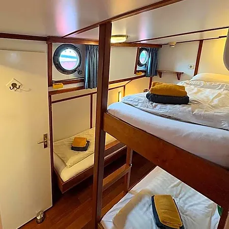 Hotelboot Zwaan Hotel Amesterdão